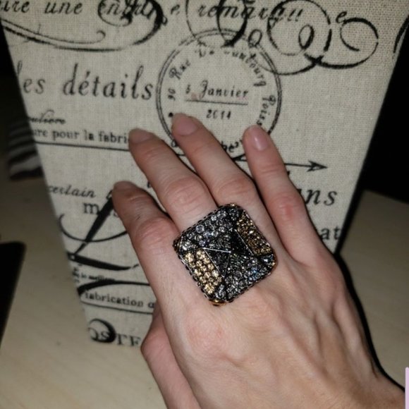 Hendri Bendel cocktail ring - Picture 5 of 6